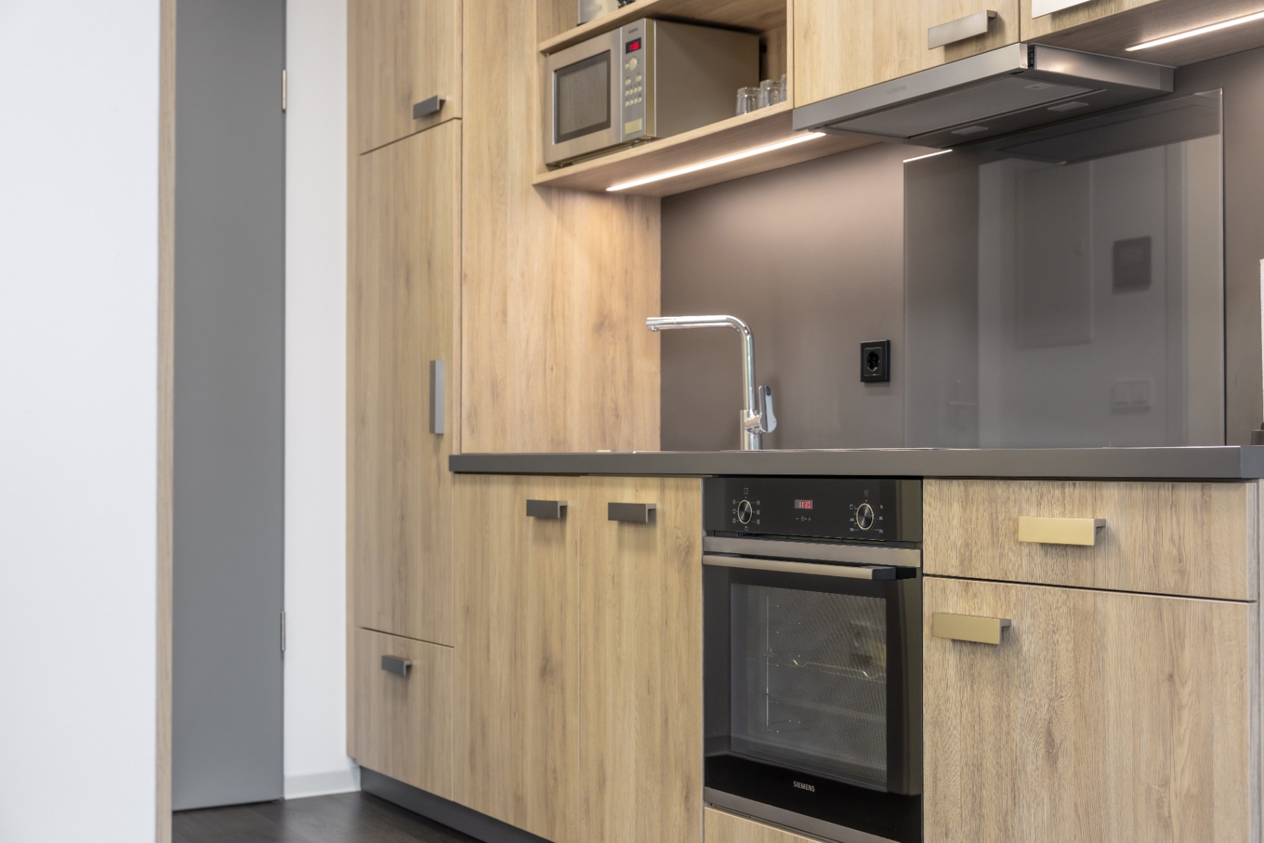 Komfort-Apartment 7, Dreibettzimmer, Boardinghouse Karlsdorf-Neuthard